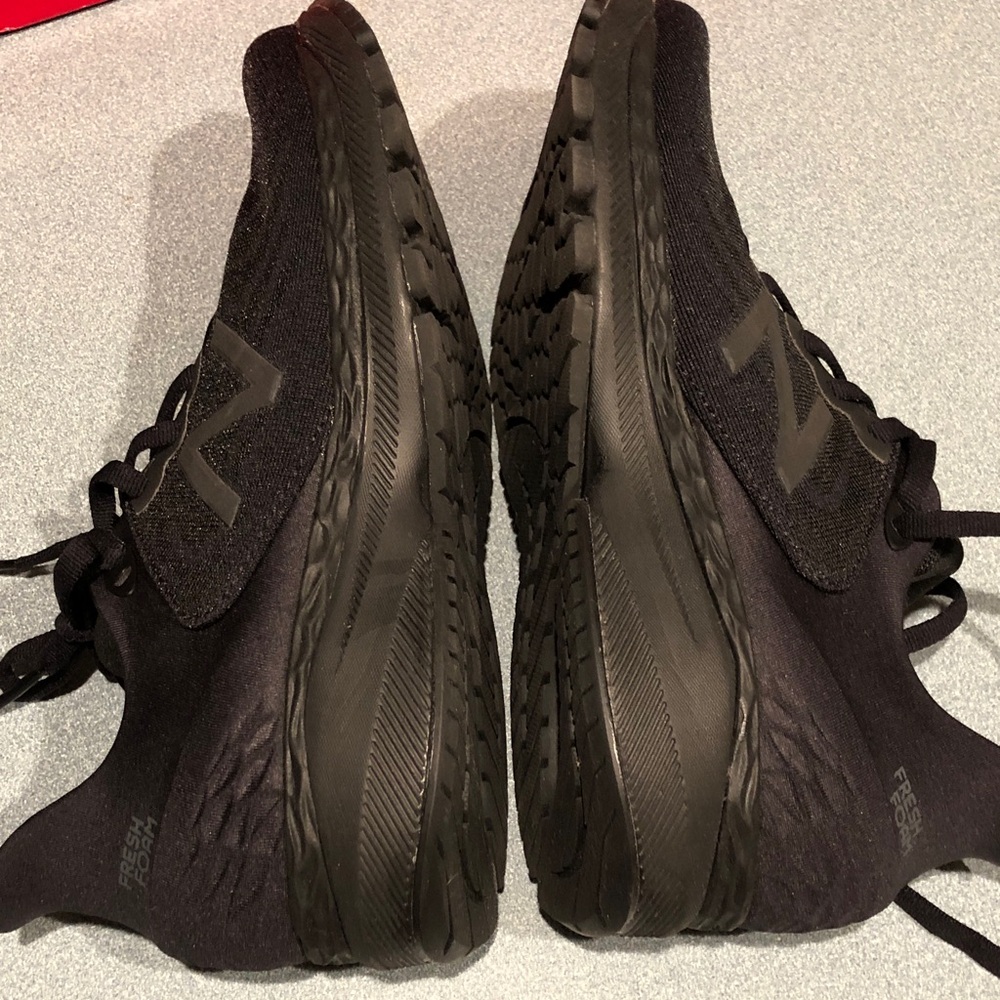 New Balance Women’s Black Athletic Shoes - Picture 6 of 12